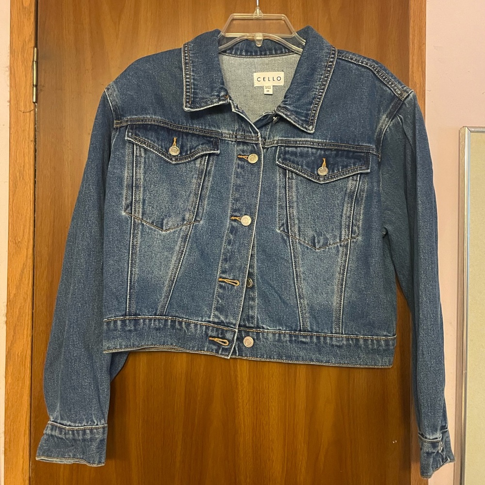 Crop denim jacket